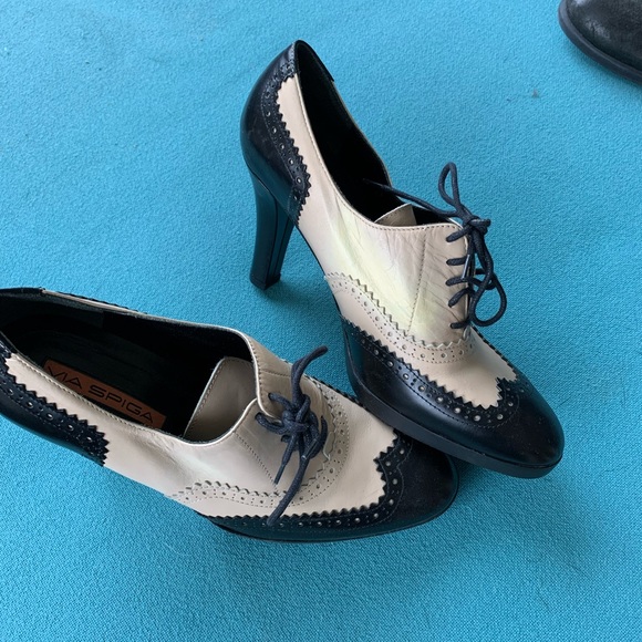 Via Spiga Italian Spectator heel with lace up vamp. Never worn. Sz 5-1/2M - Picture 3 of 7